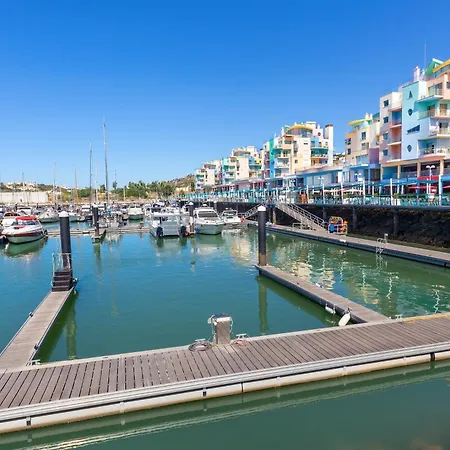 Pine Trees Penthouse Appartamento *